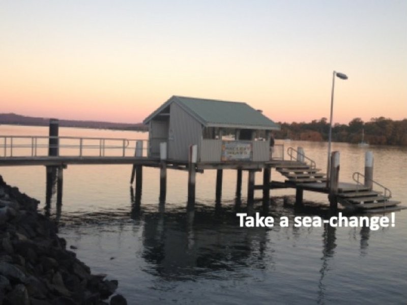 11 Oomool Street, Macleay Island QLD 4184