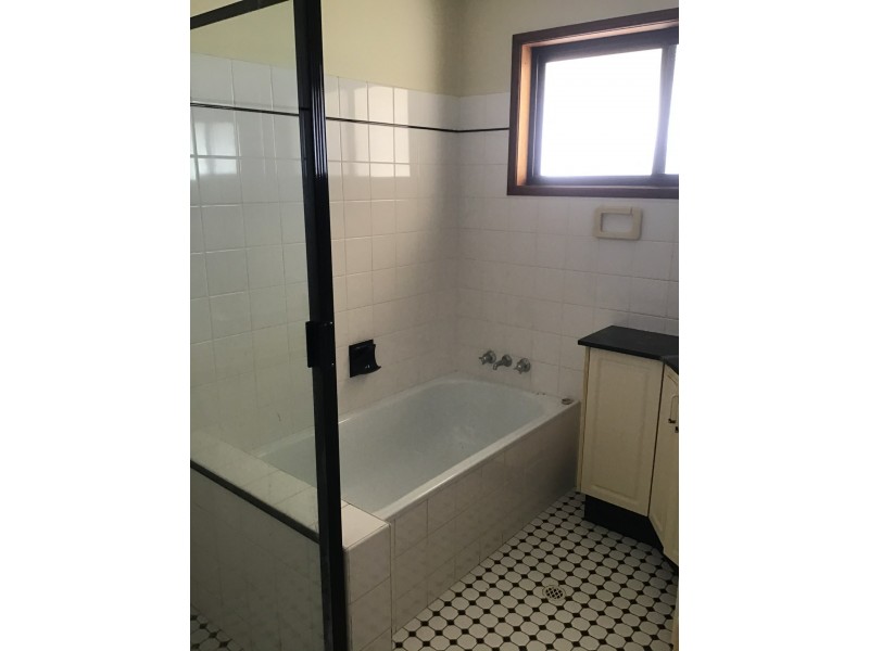 45 Giles Road, Redland Bay QLD 4165