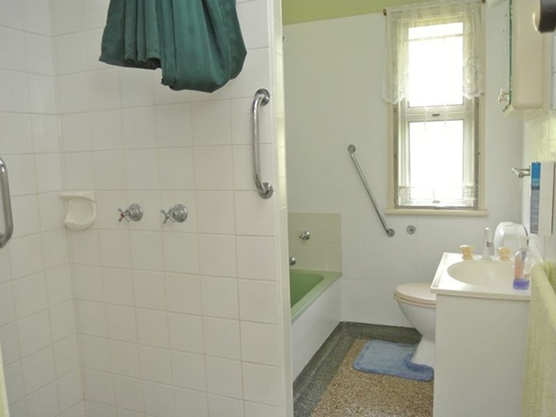 6 Benowa Street, Macleay Island QLD 4184