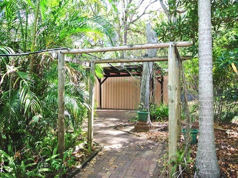 245-247 High Central Road, Macleay Island QLD 4184