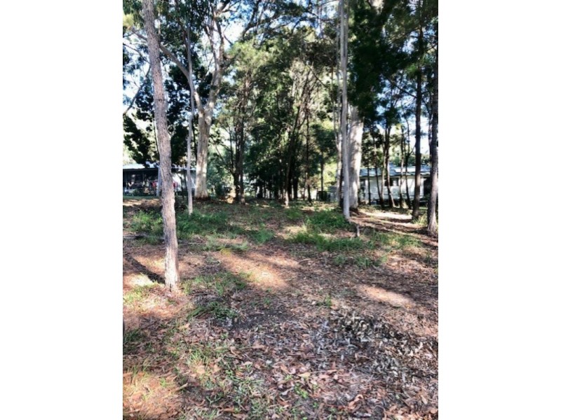 6 Baracoota Street, Macleay Island QLD 4184