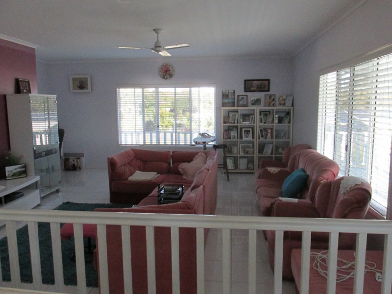 39 Tingara Street, Macleay Island QLD 4184