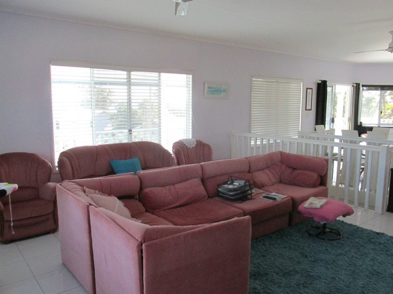 39 Tingara Street, Macleay Island QLD 4184