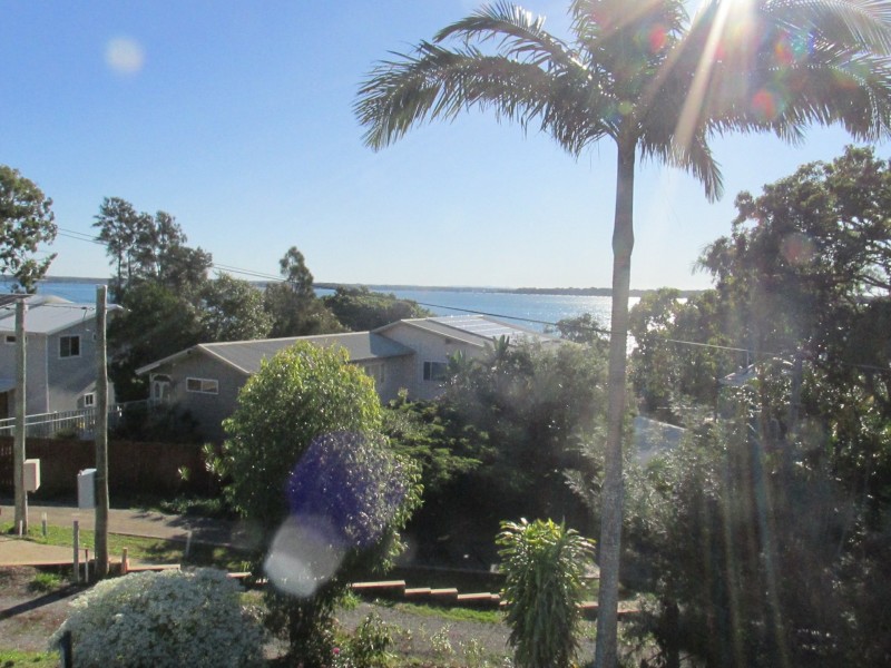 39 Tingara Street, Macleay Island QLD 4184