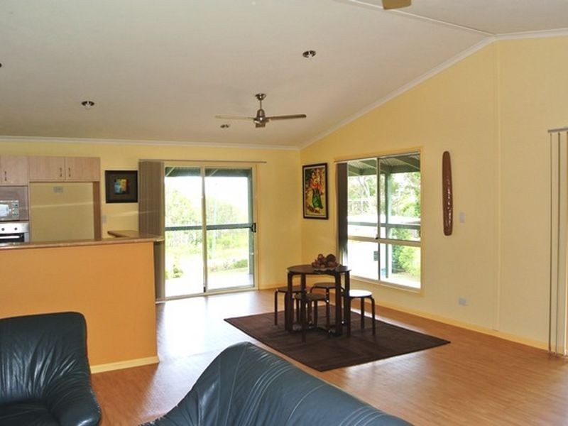 1 Charles Terrace, Macleay Island QLD 4184