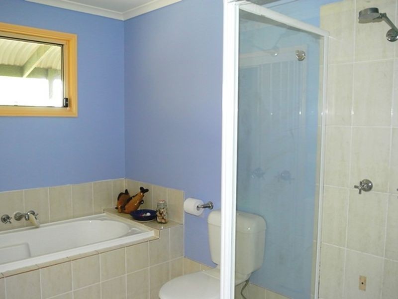 1 Charles Terrace, Macleay Island QLD 4184