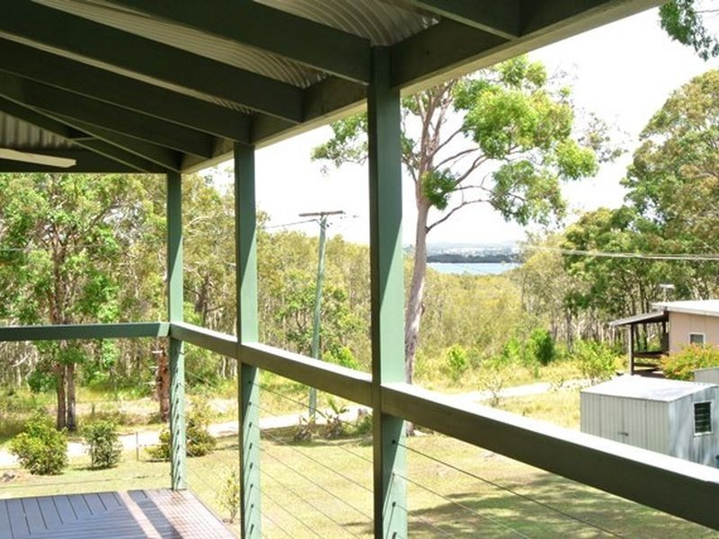 1 Charles Terrace, Macleay Island QLD 4184