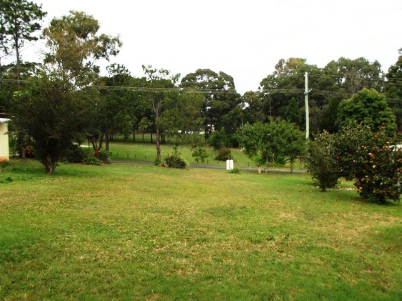 11 Scarborough Terrace, Macleay Island QLD 4184