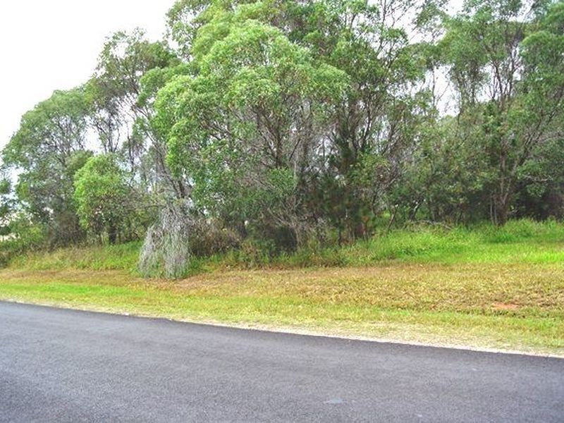 33 Michael Street, Macleay Island QLD 4184