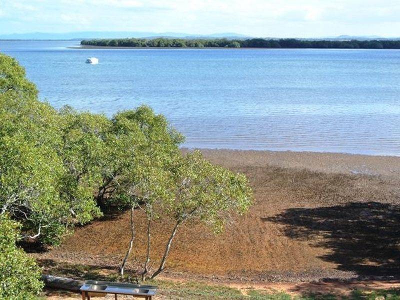 52 Western Road, Macleay Island QLD 4184
