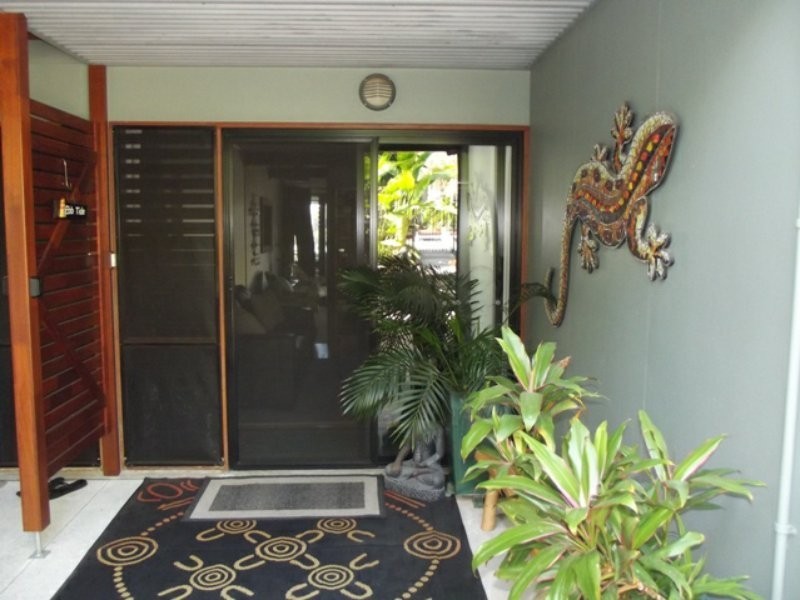 10 Cowes Street, Macleay Island QLD 4184