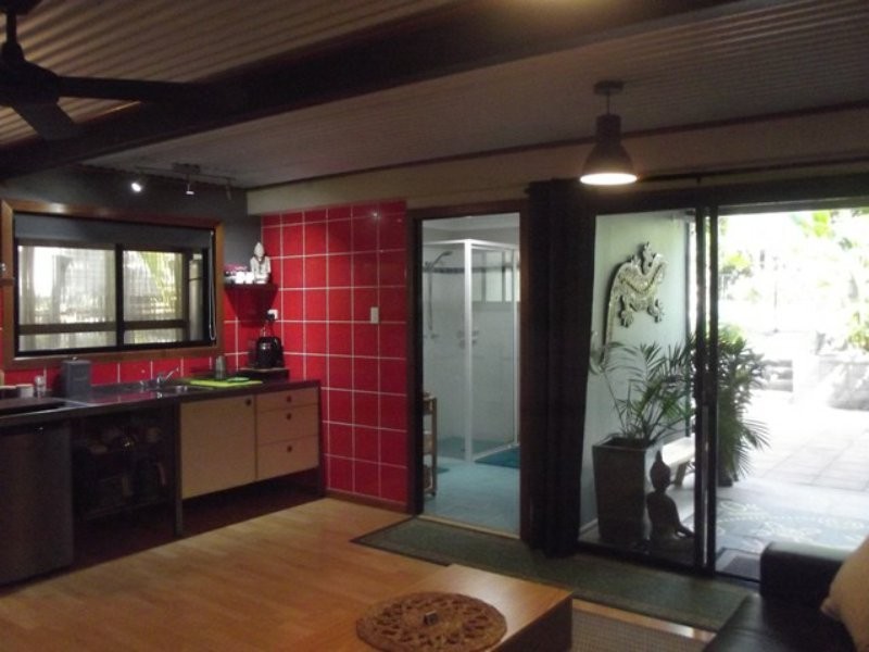 10 Cowes Street, Macleay Island QLD 4184