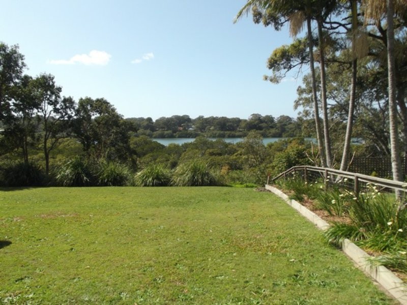 10 Cowes Street, Macleay Island QLD 4184