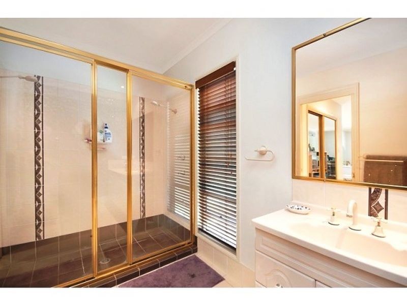 2 President Terrace, Macleay Island QLD 4184