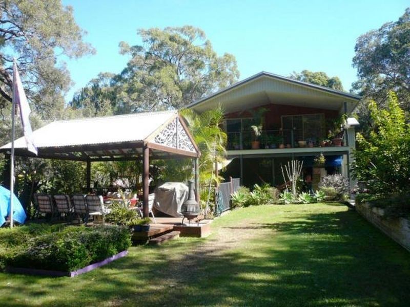 2 President Terrace, Macleay Island QLD 4184