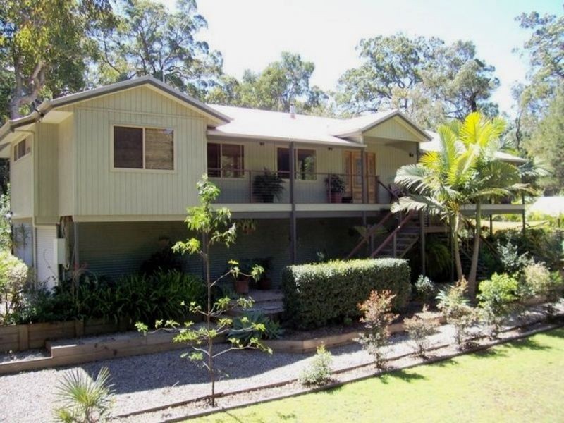 2 President Terrace, Macleay Island QLD 4184
