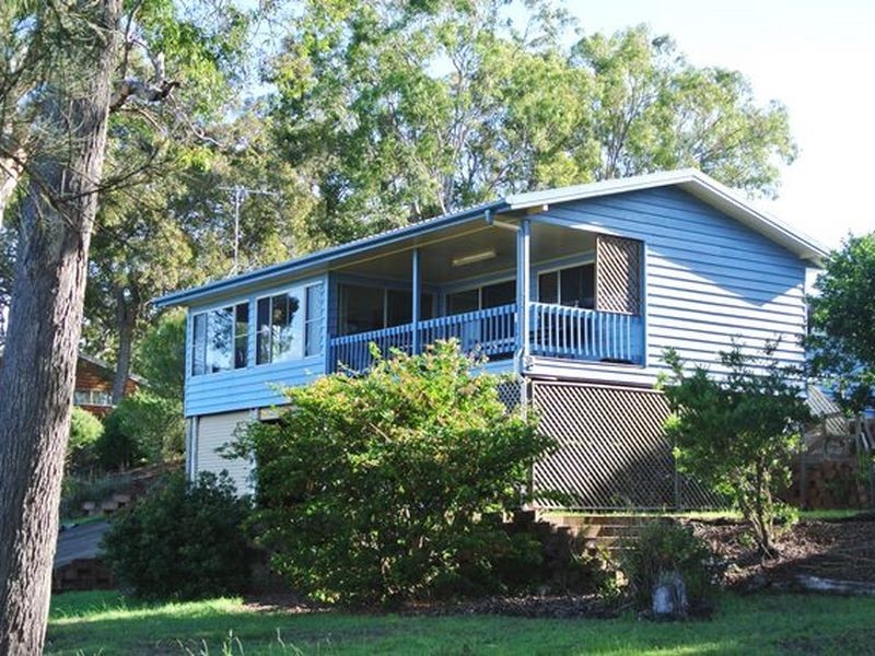 2 Hilda Crescent, Macleay Island QLD 4184