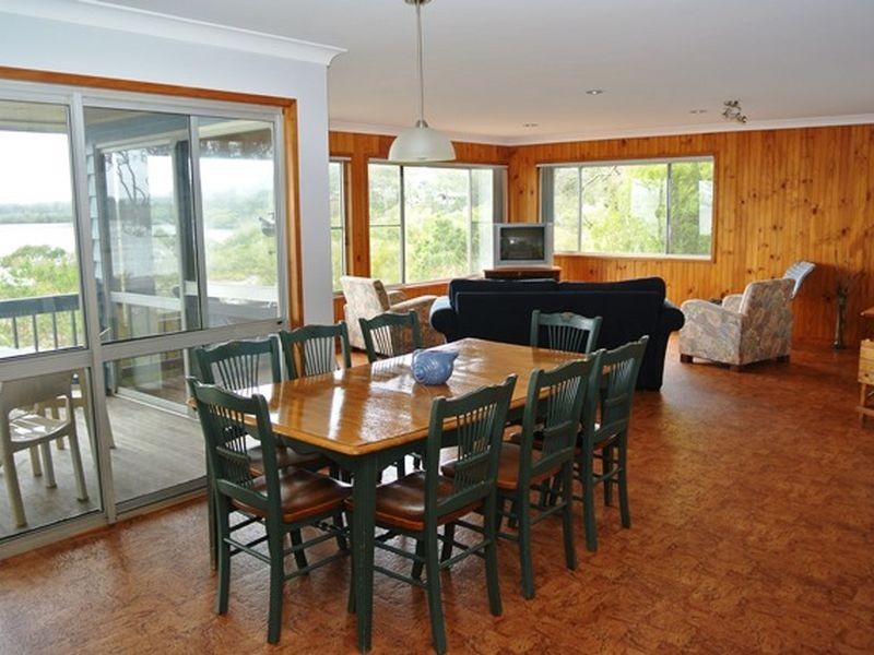 2 Hilda Crescent, Macleay Island QLD 4184
