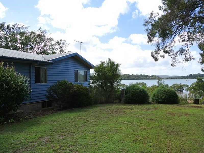 2 Hilda Crescent, Macleay Island QLD 4184