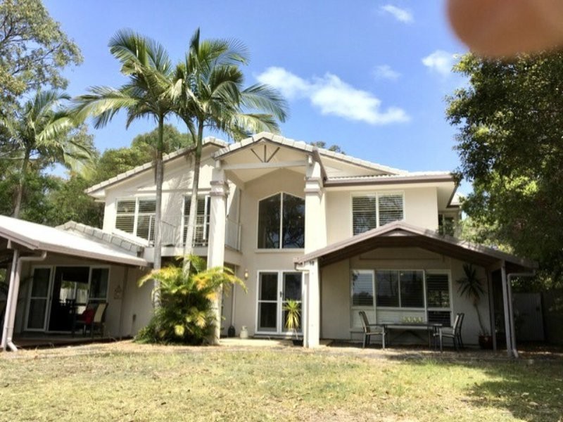 18 The Esplanade, Karragarra Island QLD 4184
