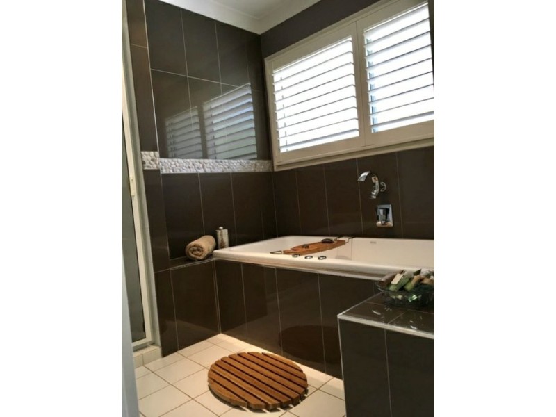 18 The Esplanade, Karragarra Island QLD 4184