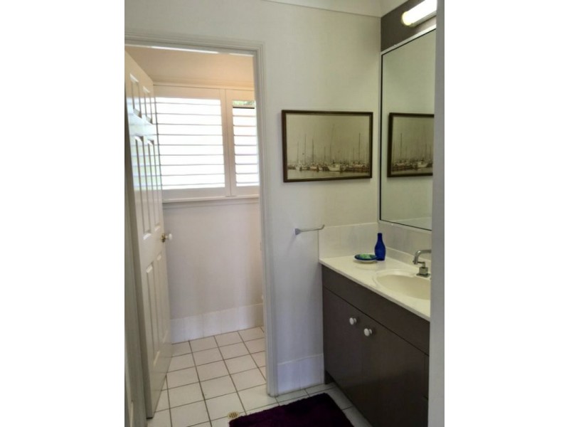 18 The Esplanade, Karragarra Island QLD 4184