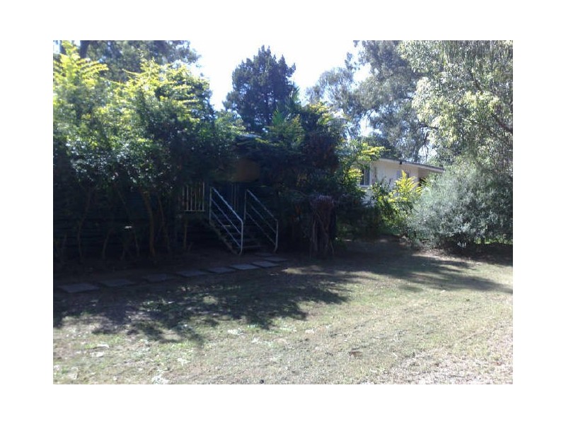 27 Tingara Street, Macleay Island QLD 4184