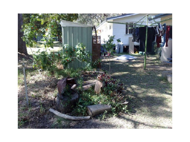 27 Tingara Street, Macleay Island QLD 4184