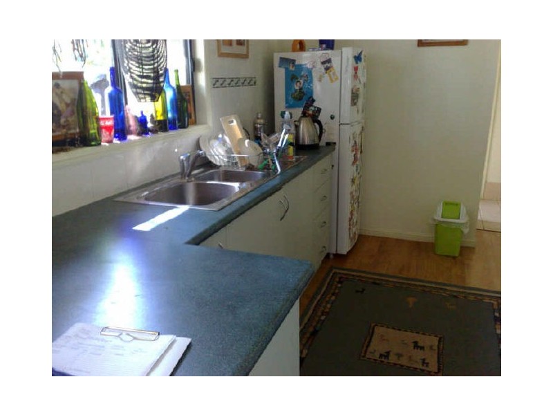 27 Tingara Street, Macleay Island QLD 4184