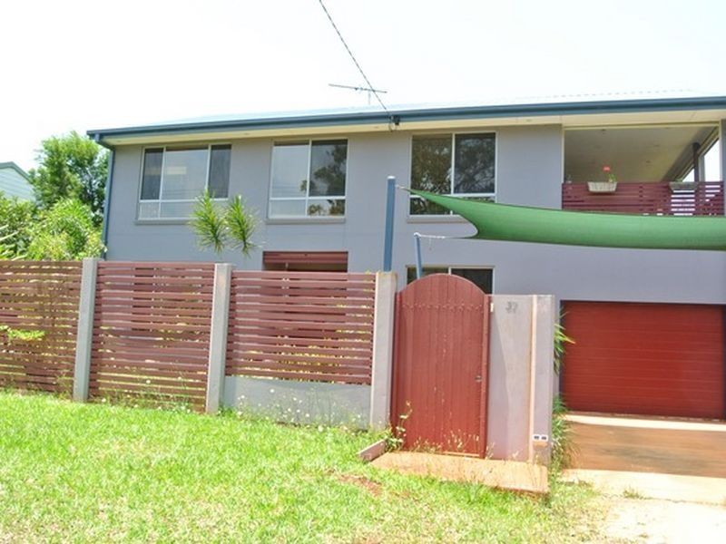 37 Western Road, Macleay Island QLD 4184