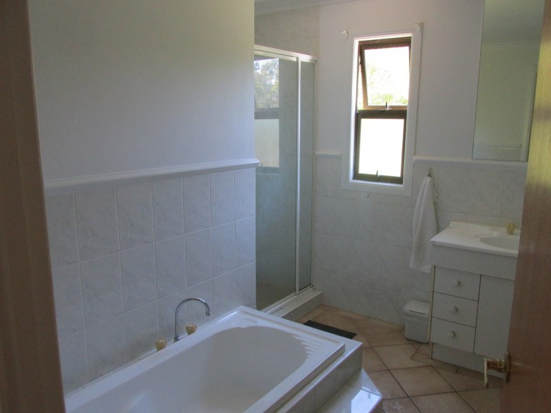 16 Mawson Street, Macleay Island QLD 4184
