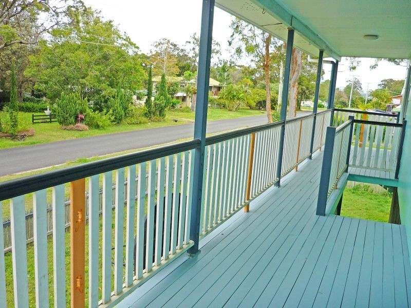 15 Hamilton Parade, Macleay Island QLD 4184