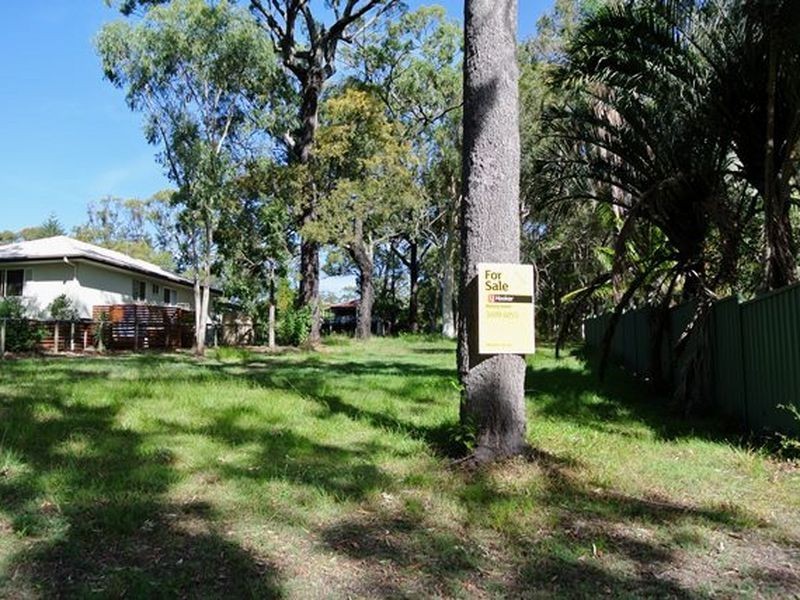 10 Tukkeri Street, Macleay Island QLD 4184