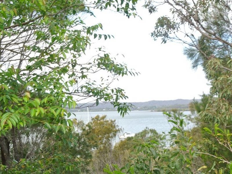 57 Southsea Tce, Macleay Island QLD 4184
