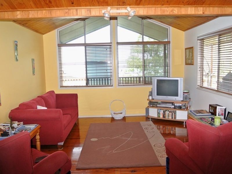 29 Leanne Street, Macleay Island QLD 4184