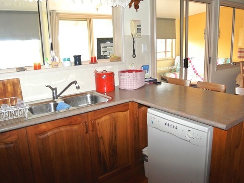 29 Leanne Street, Macleay Island QLD 4184