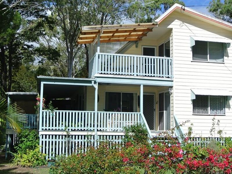 30 Cabriolet Crescent, Macleay Island QLD 4184