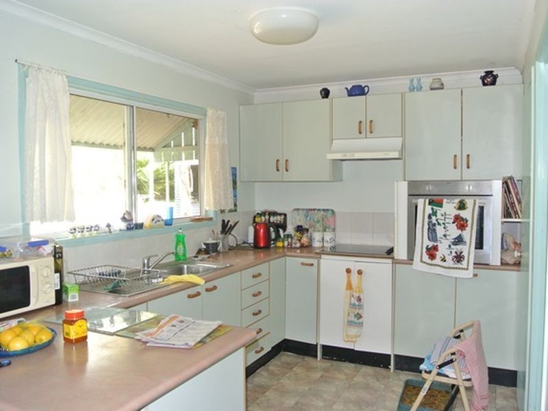 30 Cabriolet Crescent, Macleay Island QLD 4184