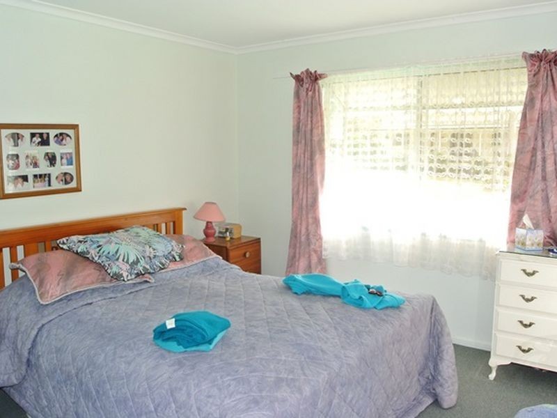 30 Cabriolet Crescent, Macleay Island QLD 4184