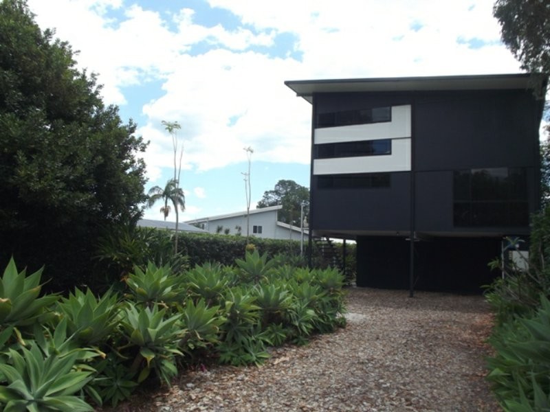 3 Kim Crescent, Macleay Island QLD 4184