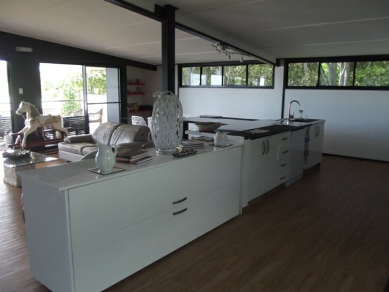 3 Kim Crescent, Macleay Island QLD 4184