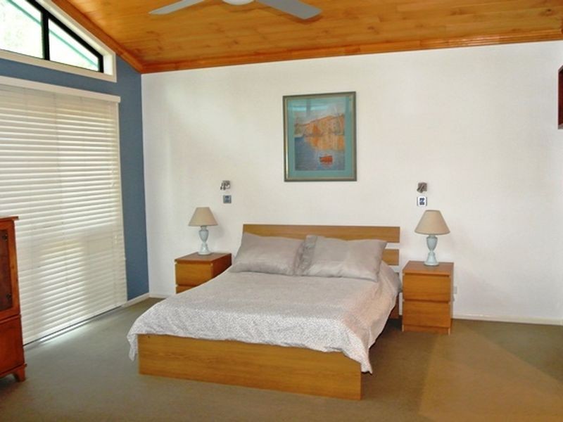 31 Coondooroopa Dve, Macleay Island QLD 4184