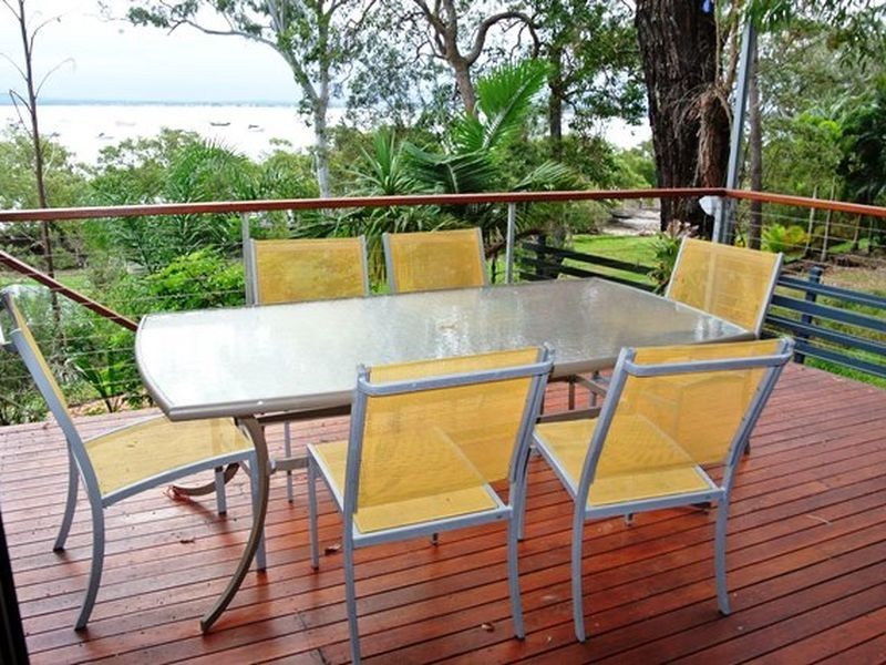 31 Coondooroopa Dve, Macleay Island QLD 4184