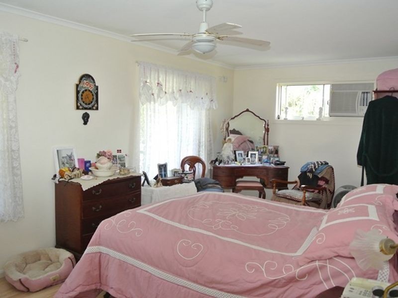 30 Ashton Street, Macleay Island QLD 4184