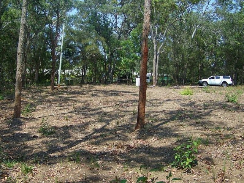 15 FLORA ST, Lamb Island QLD 4184