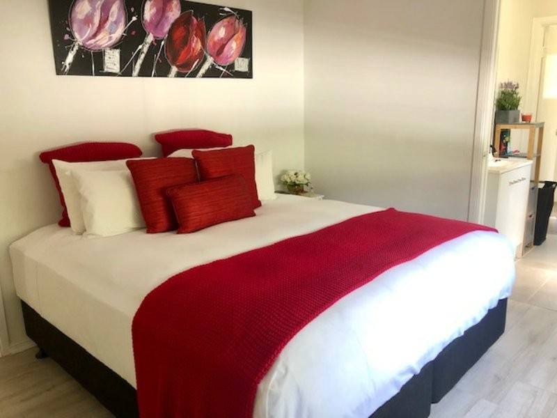 4 Warama Street, Macleay Island QLD 4184