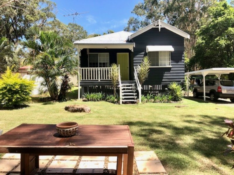 4 Warama Street, Macleay Island QLD 4184