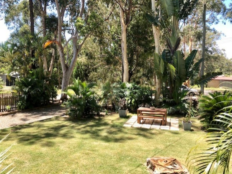 4 Warama Street, Macleay Island QLD 4184