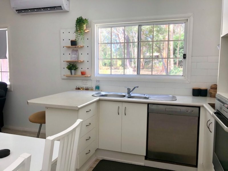 4 Warama Street, Macleay Island QLD 4184