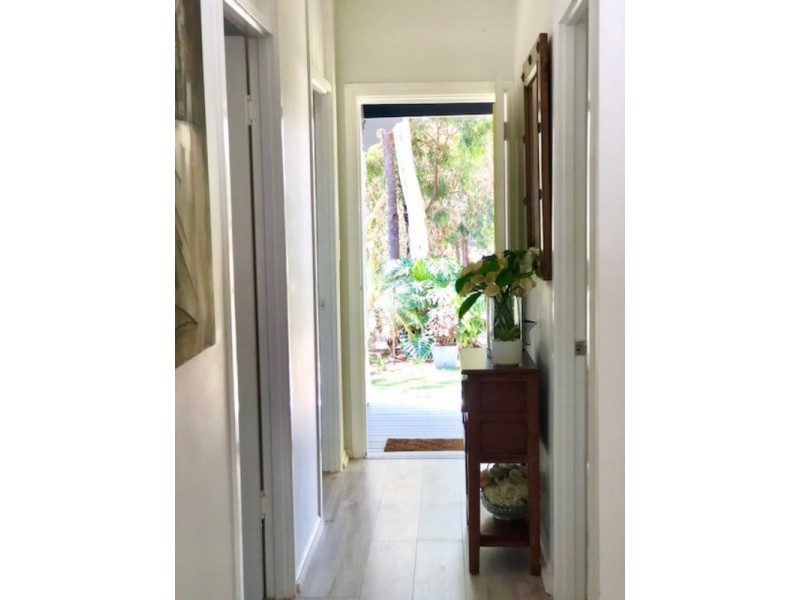 4 Warama Street, Macleay Island QLD 4184